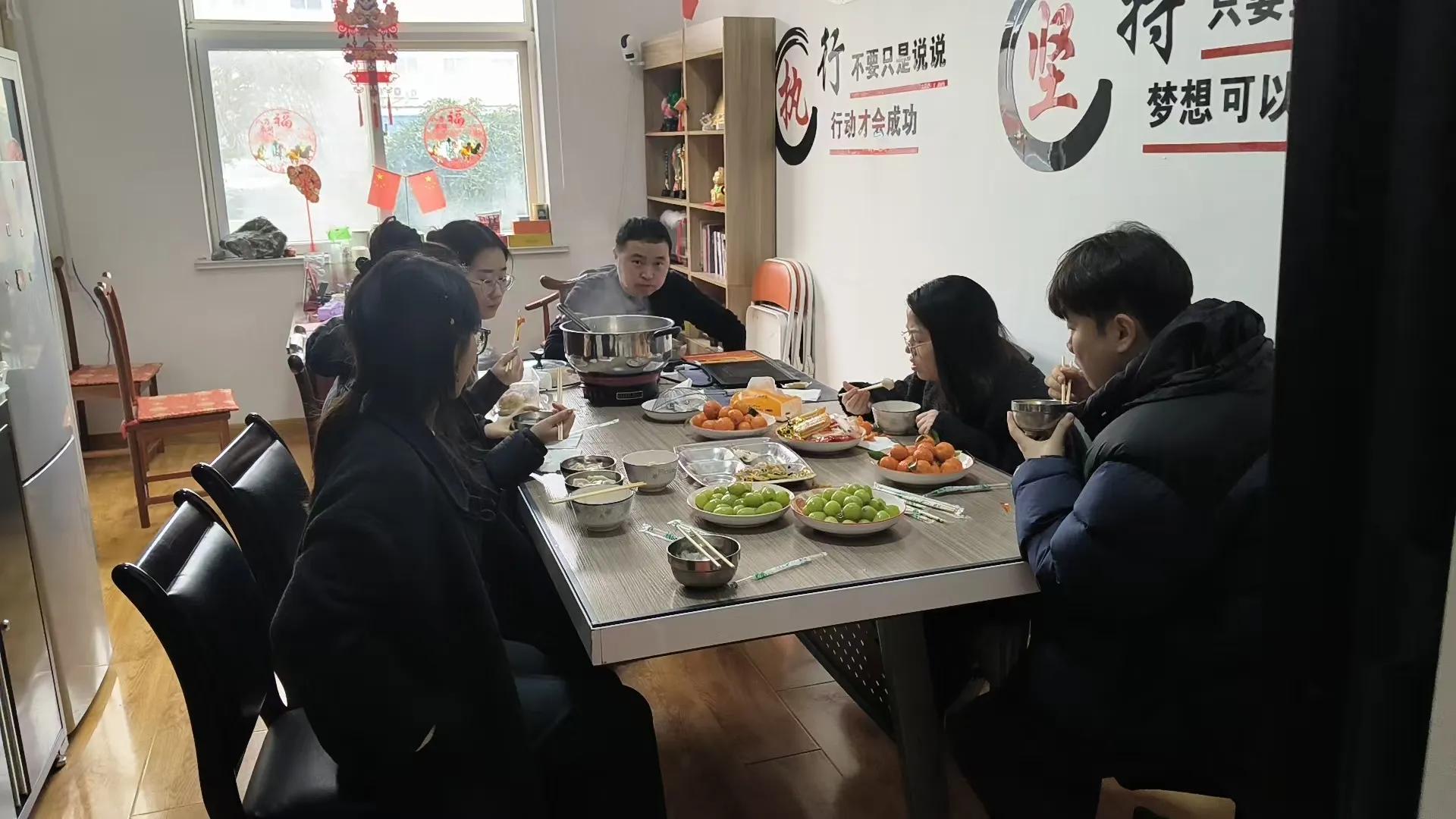 Festa e Festivalit të Fenerëve të Kompanisë Haozhifeng