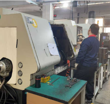 Makineri Haozhifeng: Shërbimet e personalizuara fitojnë lëvdata nga klientët jashtë shtetit